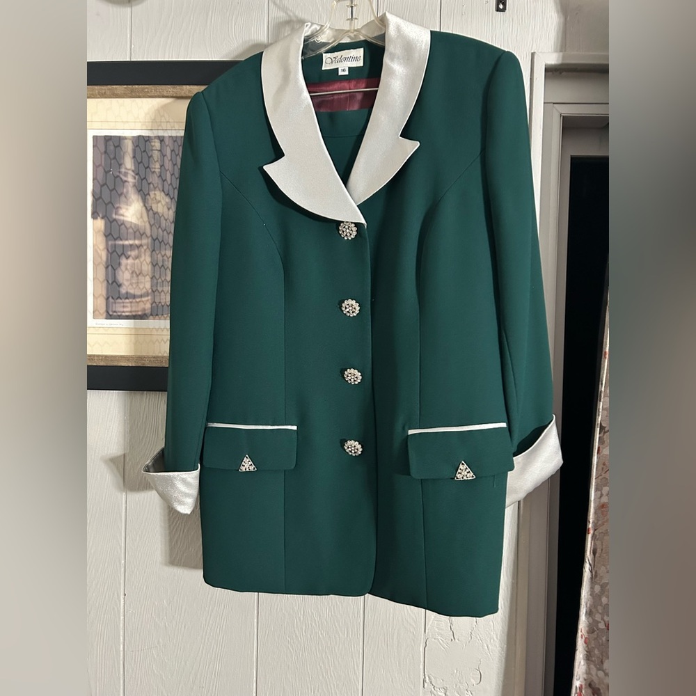 Beautiful Green 2 pc Suit